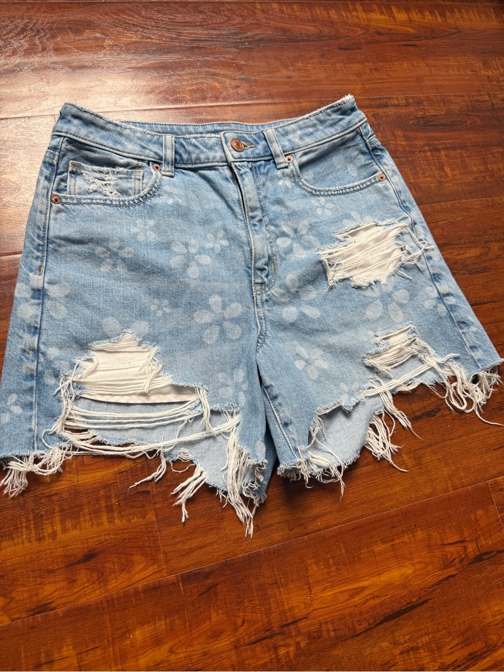 American Eagle Outfitters Highest Rise Shorts floral pattern & distressed size 6
